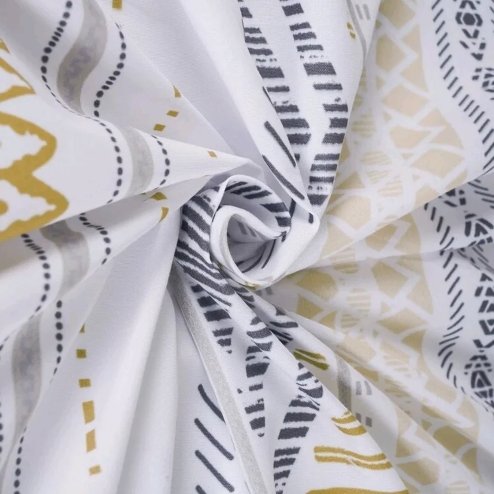 Geometric Pattern Duvet Cover Set Without Filler in Queen SZ.